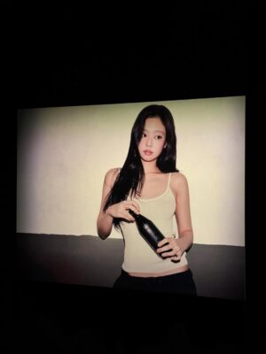 Linzy Luu Instagram - 🖤 Stanley 1913 x JENNIE : From stage to studio , JENNIE brings her edge to Stanley ⛓️‍💥 
Petal to the Metal launches 9/18 🌹 

@stanley_brand @jennierubyjane — #stanley #jennie