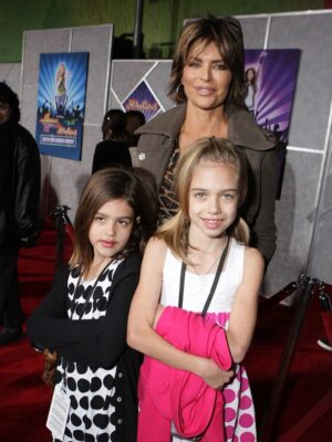 Lisa Rinna Instagram - The greatest pride of my life will always be raising strong women and being the daughter of one. Thank you, Lois, for showing me exactly how it’s done ❤️ Happy International Women’s Day!