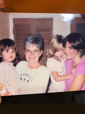 Lisa Rinna Instagram - The greatest pride of my life will always be raising strong women and being the daughter of one. Thank you, Lois, for showing me exactly how it’s done ❤️ Happy International Women’s Day!