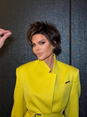 Lisa Rinna Instagram - New York look book, the cunty slay continues!