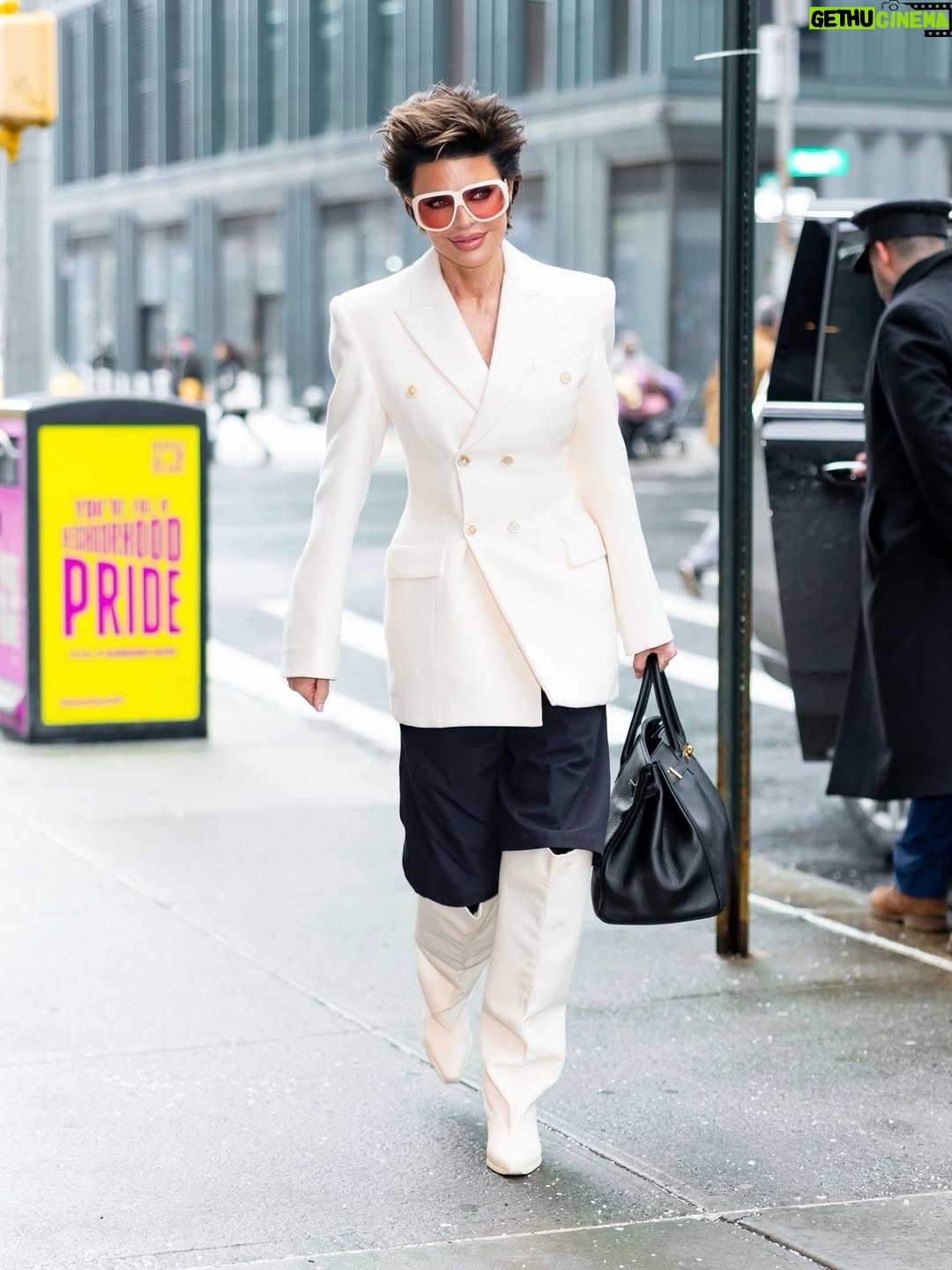 Lisa Rinna - 48.7K Likes - New York look book, the cunty slay continues!