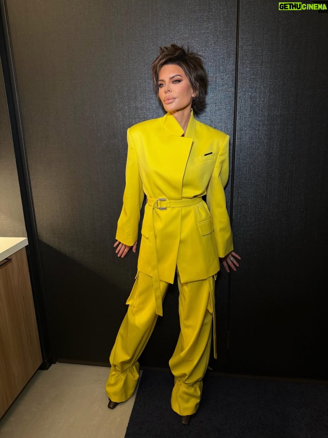 Lisa Rinna - 48.7K Likes - New York look book, the cunty slay continues!