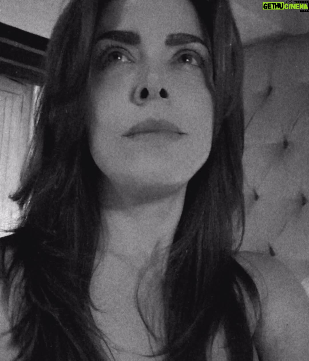 Lisset - 1.2K Likes - ERES SUFICIENTE…. 🖤🤍🖤🤍🖤🤍🖤