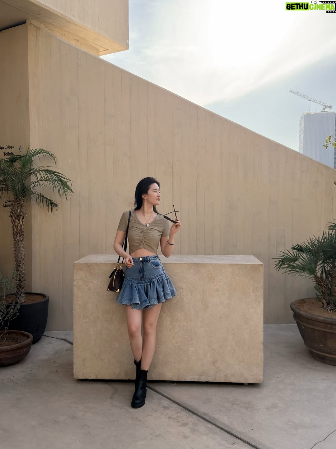 Liu Yifei - 226.6K Likes - Thanks for the fun visit! @visitabudhabi