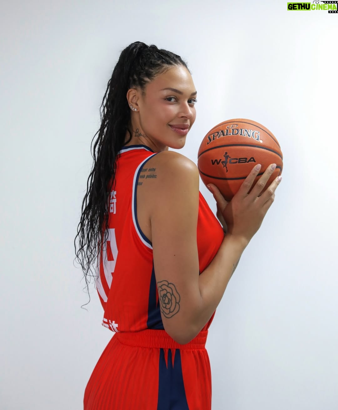 Liz Cambage - 38.7K Likes - WCBA season 7 🇨🇳❣️🐼✨ 蒙福且备受恩宠