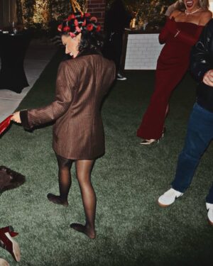 Liza Koshy Instagram - XXXmas 💋