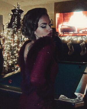 Liza Koshy Instagram - XXXmas 💋