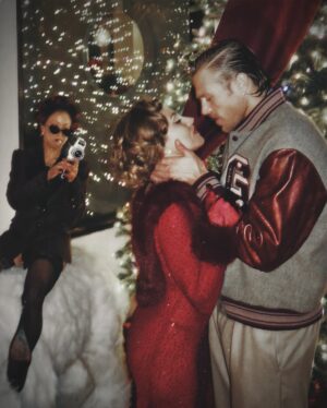 Liza Koshy Instagram - XXXmas 💋