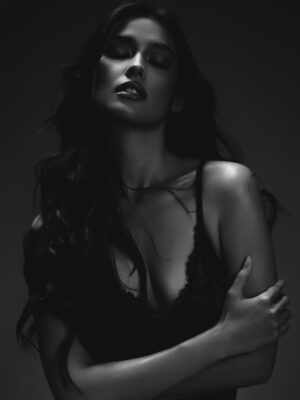 Liza Soberano Instagram - 28 ✨🖤🥂

Thank you for all the birthday greetings. I may not be able to respond to each and every one of you but please know they are deeply appreciated!! I have so much more to say but for now here are some photos from this shoot I produced back home in the Philippines with the best team 💋