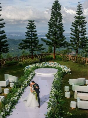 Loisa Andalio Instagram - Just Married 🥹💜♾️ @iamr2alonte 

Mas lalo naming nararamdaman kung gaano kami ka-blessed. Hindi namin maipaliwanag kung gaano kasaya ang puso namin ngayon at gusto naming iparamdam sa inyo kung gaano namin kayo pinahahalagahan.

Sa pamilya at kaibigan namin, salamat sa lahat. Salamat sa pag-suporta sa bawat desisyon namin at sa pagmamahal ninyo. Ang saya ng puso namin dahil kasama namin kayo sa espesyal na araw na ito.

Sa team na nagbuo ng wedding namin, sa coordinators, stylists, photographers, hair and makeup artists, at lahat ng suppliers, maraming salamat sa pagdala ng pangarap naming araw sa realidad. Hindi lang kayo nagtrabaho kundi minahal nyo rin ang araw namin.

Sa dream wedding gown ko mula sa Rosa Clara, sobrang salamat. Ramdam ko ang puso at talent na ibinigay ninyo. It was more than a gown, it made me feel truly myself and so happy on this special day. Thank you for making me feel like the most beautiful bride, in a gown that was a dream come true and full of meaning. 

@rbchanco, walang sapat na salita para masuklian ang lahat ng ginawa mo para sa amin. Sana maramdaman mo kung gaano ka namin kamahal at gaano namin pinapahalagahan ang lahat ng sakripisyo mo, sa lahat ng advice at gabay mo sa amin. Sobrang grateful kami na kasama ka sa journey na ‘to.. hanggang sa mga susunod pa. 

At higit sa lahat, salamat kay Lord. Sa guidance, sa strength, sa timing, at sa lahat ng taong ginamit niya para maging posible ang espesyal na araw na ito. Ibinibigay namin sakanya ang noon, ngayon, at ang future namin bilang mag-asawa. Salamat sa biyayang hindi nauubos at sa perfect timing niya. Grateful forever. To God be the Glory, always. ❤️

Photography: @teampatdy @caliberking @nelwinuyphoto @patdy11
Videography: @bobnicolas
Planning & Coordination: @eventsbymissp
Styling: @michaelruizeventstyling
Cake: @honeyglazecakes

Bride/Groom’s Makeup & Overall Planning Oversight: @rbchanco
Bride’s Gown: @rosaclaraph @obeeham
Groom’s Suit: @paulolazaro.studio
Bride’s Hair: @angeljamelarin_hair

Technicals & Production: @wabs.lns
Photoman: @angguloprints
Bride’s Robe: @tunica.ph
Phone Privacy: @lima_privacy
Musician: @manilaphilharmonic