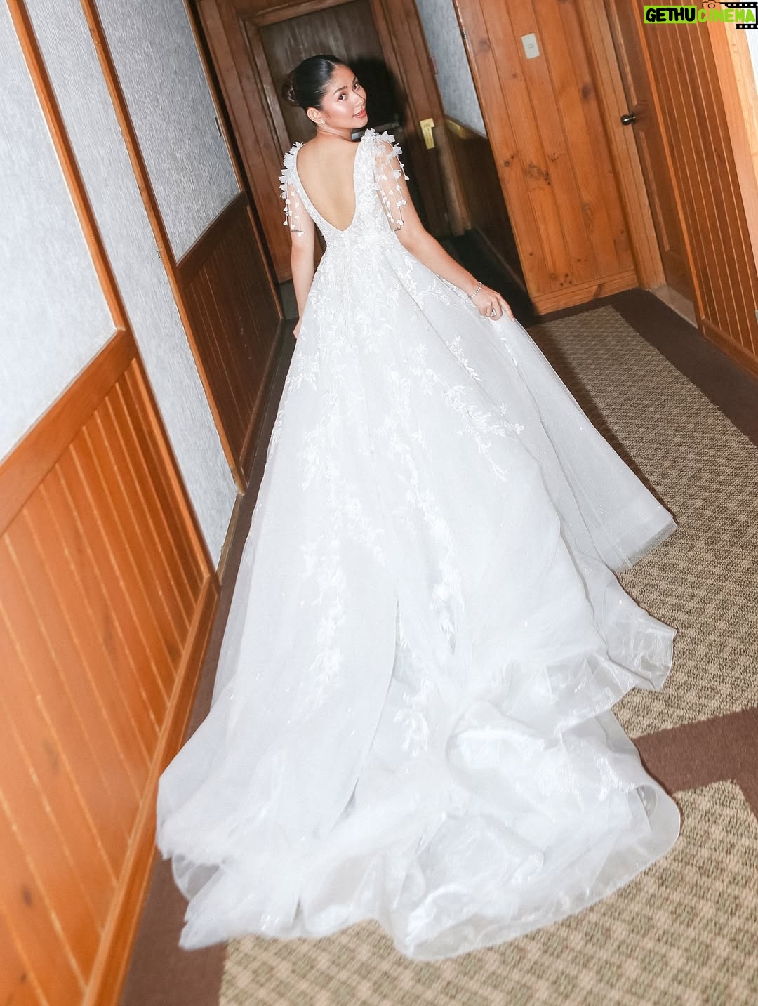 Loisa Andalio - 1.6 Million Likes - Just Married 🥹💜♾️ @iamr2alonte 

Mas lalo naming nararamdaman kung gaano kami ka-blessed. Hindi namin maipaliwanag kung gaano kasaya ang puso namin ngayon at gusto naming iparamdam sa inyo kung gaano namin kayo pinahahalagahan.

Sa pamilya at kaibigan namin, salamat sa lahat. Salamat sa pag-suporta sa bawat desisyon namin at sa pagmamahal ninyo. Ang saya ng puso namin dahil kasama namin kayo sa espesyal na araw na ito.

Sa team na nagbuo ng wedding namin, sa coordinators, stylists, photographers, hair and makeup artists, at lahat ng suppliers, maraming salamat sa pagdala ng pangarap naming araw sa realidad. Hindi lang kayo nagtrabaho kundi minahal nyo rin ang araw namin.

Sa dream wedding gown ko mula sa Rosa Clara, sobrang salamat. Ramdam ko ang puso at talent na ibinigay ninyo. It was more than a gown, it made me feel truly myself and so happy on this special day. Thank you for making me feel like the most beautiful bride, in a gown that was a dream come true and full of meaning. 

@rbchanco, walang sapat na salita para masuklian ang lahat ng ginawa mo para sa amin. Sana maramdaman mo kung gaano ka namin kamahal at gaano namin pinapahalagahan ang lahat ng sakripisyo mo, sa lahat ng advice at gabay mo sa amin. Sobrang grateful kami na kasama ka sa journey na ‘to.. hanggang sa mga susunod pa. 

At higit sa lahat, salamat kay Lord. Sa guidance, sa strength, sa timing, at sa lahat ng taong ginamit niya para maging posible ang espesyal na araw na ito. Ibinibigay namin sakanya ang noon, ngayon, at ang future namin bilang mag-asawa. Salamat sa biyayang hindi nauubos at sa perfect timing niya. Grateful forever. To God be the Glory, always. ❤️

Photography: @teampatdy @caliberking @nelwinuyphoto @patdy11
Videography: @bobnicolas
Planning & Coordination: @eventsbymissp
Styling: @michaelruizeventstyling
Cake: @honeyglazecakes

Bride/Groom’s Makeup & Overall Planning Oversight: @rbchanco
Bride’s Gown: @rosaclaraph @obeeham
Groom’s Suit: @paulolazaro.studio
Bride’s Hair: @angeljamelarin_hair

Technicals & Production: @wabs.lns
Photoman: @angguloprints
Bride’s Robe: @tunica.ph
Phone Privacy: @lima_privacy
Musician: @manilaphilharmonic