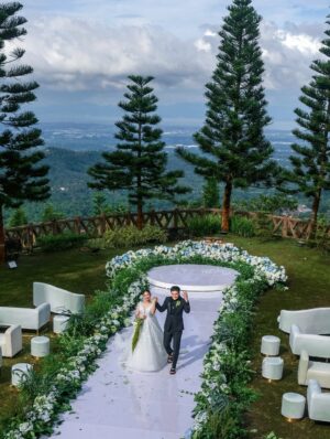Loisa Andalio Instagram - Just Married 🥹💜♾️ @iamr2alonte 

Mas lalo naming nararamdaman kung gaano kami ka-blessed. Hindi namin maipaliwanag kung gaano kasaya ang puso namin ngayon at gusto naming iparamdam sa inyo kung gaano namin kayo pinahahalagahan.

Sa pamilya at kaibigan namin, salamat sa lahat. Salamat sa pag-suporta sa bawat desisyon namin at sa pagmamahal ninyo. Ang saya ng puso namin dahil kasama namin kayo sa espesyal na araw na ito.

Sa team na nagbuo ng wedding namin, sa coordinators, stylists, photographers, hair and makeup artists, at lahat ng suppliers, maraming salamat sa pagdala ng pangarap naming araw sa realidad. Hindi lang kayo nagtrabaho kundi minahal nyo rin ang araw namin.

Sa dream wedding gown ko mula sa Rosa Clara, sobrang salamat. Ramdam ko ang puso at talent na ibinigay ninyo. It was more than a gown, it made me feel truly myself and so happy on this special day. Thank you for making me feel like the most beautiful bride, in a gown that was a dream come true and full of meaning. 

@rbchanco, walang sapat na salita para masuklian ang lahat ng ginawa mo para sa amin. Sana maramdaman mo kung gaano ka namin kamahal at gaano namin pinapahalagahan ang lahat ng sakripisyo mo, sa lahat ng advice at gabay mo sa amin. Sobrang grateful kami na kasama ka sa journey na ‘to.. hanggang sa mga susunod pa. 

At higit sa lahat, salamat kay Lord. Sa guidance, sa strength, sa timing, at sa lahat ng taong ginamit niya para maging posible ang espesyal na araw na ito. Ibinibigay namin sakanya ang noon, ngayon, at ang future namin bilang mag-asawa. Salamat sa biyayang hindi nauubos at sa perfect timing niya. Grateful forever. To God be the Glory, always. ❤️

Photography: @teampatdy @caliberking @nelwinuyphoto @patdy11
Videography: @bobnicolas
Planning & Coordination: @eventsbymissp
Styling: @michaelruizeventstyling
Cake: @honeyglazecakes

Bride/Groom’s Makeup & Overall Planning Oversight: @rbchanco
Bride’s Gown: @rosaclaraph @obeeham
Groom’s Suit: @paulolazaro.studio
Bride’s Hair: @angeljamelarin_hair

Technicals & Production: @wabs.lns
Photoman: @angguloprints
Bride’s Robe: @tunica.ph
Phone Privacy: @lima_privacy
Musician: @manilaphilharmonic