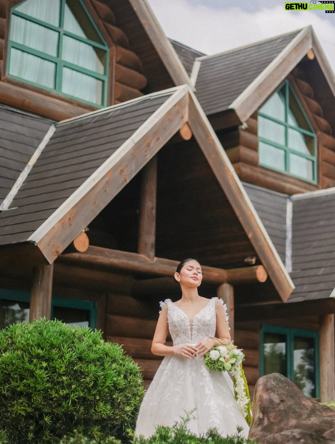 Loisa Andalio - 1.6 Million Likes - Just Married 🥹💜♾️ @iamr2alonte 

Mas lalo naming nararamdaman kung gaano kami ka-blessed. Hindi namin maipaliwanag kung gaano kasaya ang puso namin ngayon at gusto naming iparamdam sa inyo kung gaano namin kayo pinahahalagahan.

Sa pamilya at kaibigan namin, salamat sa lahat. Salamat sa pag-suporta sa bawat desisyon namin at sa pagmamahal ninyo. Ang saya ng puso namin dahil kasama namin kayo sa espesyal na araw na ito.

Sa team na nagbuo ng wedding namin, sa coordinators, stylists, photographers, hair and makeup artists, at lahat ng suppliers, maraming salamat sa pagdala ng pangarap naming araw sa realidad. Hindi lang kayo nagtrabaho kundi minahal nyo rin ang araw namin.

Sa dream wedding gown ko mula sa Rosa Clara, sobrang salamat. Ramdam ko ang puso at talent na ibinigay ninyo. It was more than a gown, it made me feel truly myself and so happy on this special day. Thank you for making me feel like the most beautiful bride, in a gown that was a dream come true and full of meaning. 

@rbchanco, walang sapat na salita para masuklian ang lahat ng ginawa mo para sa amin. Sana maramdaman mo kung gaano ka namin kamahal at gaano namin pinapahalagahan ang lahat ng sakripisyo mo, sa lahat ng advice at gabay mo sa amin. Sobrang grateful kami na kasama ka sa journey na ‘to.. hanggang sa mga susunod pa. 

At higit sa lahat, salamat kay Lord. Sa guidance, sa strength, sa timing, at sa lahat ng taong ginamit niya para maging posible ang espesyal na araw na ito. Ibinibigay namin sakanya ang noon, ngayon, at ang future namin bilang mag-asawa. Salamat sa biyayang hindi nauubos at sa perfect timing niya. Grateful forever. To God be the Glory, always. ❤️

Photography: @teampatdy @caliberking @nelwinuyphoto @patdy11
Videography: @bobnicolas
Planning & Coordination: @eventsbymissp
Styling: @michaelruizeventstyling
Cake: @honeyglazecakes

Bride/Groom’s Makeup & Overall Planning Oversight: @rbchanco
Bride’s Gown: @rosaclaraph @obeeham
Groom’s Suit: @paulolazaro.studio
Bride’s Hair: @angeljamelarin_hair

Technicals & Production: @wabs.lns
Photoman: @angguloprints
Bride’s Robe: @tunica.ph
Phone Privacy: @lima_privacy
Musician: @manilaphilharmonic