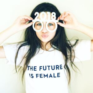 Lola Flanery Instagram - 🌟2️⃣0️⃣1️⃣8️⃣🌟 Nice to meet you 2018 !! I think you and I are going to be great friends. ❌⭕️lola💋• #happynewyear #thefutureisfemale #forwardthinking