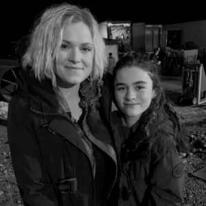 Lola Flanery Instagram - Girls Night Out 🌟👯‍♀️💯 ... ok well maybe more Girls At Work , but we are outside at night 😘 #the100season5 #clarkeandmadi #bts