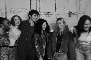 Lola Tung Instagram - a little love for Paris and the wonderful friends I made last year♥️ je vous aime. Look at these beautiful people!!!!
featuring some photos by @jessepooljesse ✨