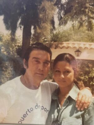 Lolita Flores Instagram - Acabo de llegar de viaje y no he parado en todo el día , no creas que se me ha olvidado felicitarte , eso nunca papá, felicidades por ser el mejor padre te quiero y felicidades a todos los Jose Josefa y a todos los padres del mundo