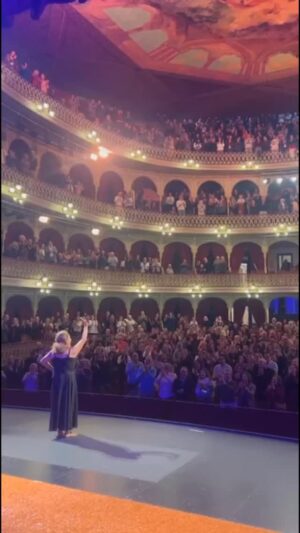 Lolita Flores Instagram - No tengo palabras CÁDIZ gracias de corazón esta tarde más poncia @luisluquecabrera @cimarroj @pilarcontrerasgarrido @crisfdezzzzz @leobrimberg @zapardielarbas