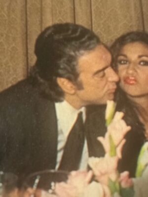 Lolita Flores Instagram - Acabo de llegar de viaje y no he parado en todo el día , no creas que se me ha olvidado felicitarte , eso nunca papá, felicidades por ser el mejor padre te quiero y felicidades a todos los Jose Josefa y a todos los padres del mundo