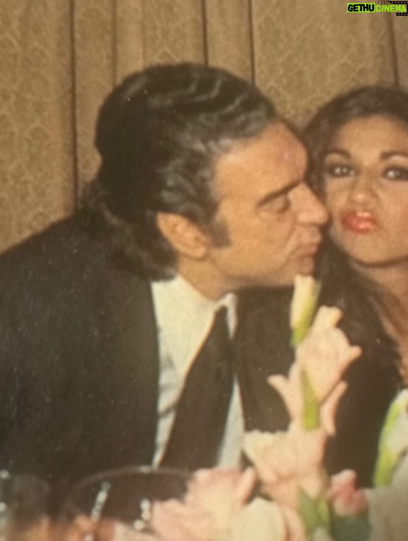 Lolita Flores - 16.5K Likes - Acabo de llegar de viaje y no he parado en todo el día , no creas que se me ha olvidado felicitarte , eso nunca papá, felicidades por ser el mejor padre te quiero y felicidades a todos los Jose Josefa y a todos los padres del mundo