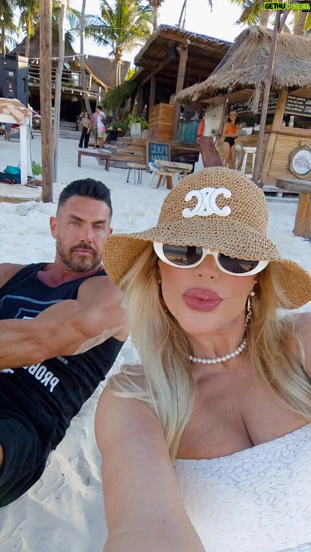 Lorena Herrera - 7.7K Likes - Hoy se terminaron nuestras hermosas y cada año esperadas vacaciones de fin e inicio de año! Siempre trato de separar  estos 2 meses qué son Esenciales en mi vida!!
 Gracias #rivieramaya #tulum #playadelcarmen por los momentos mágicos que siempre nos regalas ,con tu clima maravilloso , lugares y gente únicos y  Espectaculares!! #Felizdomingo 🏖️🏝️