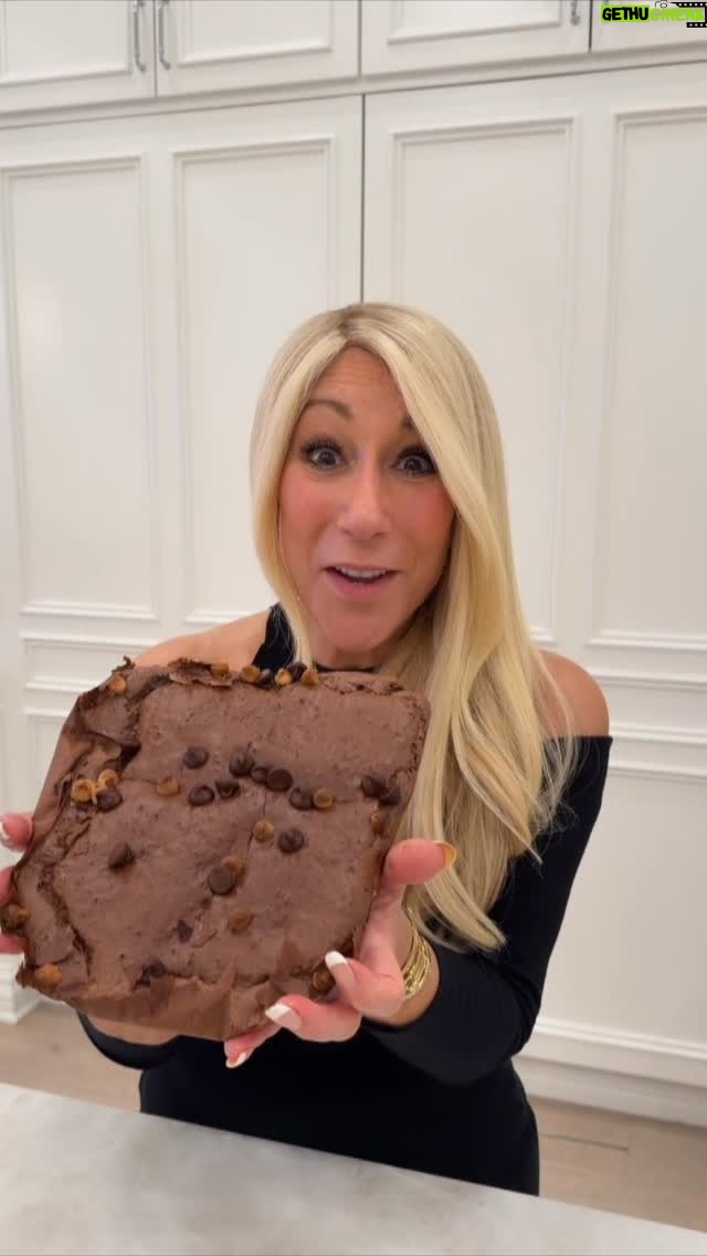 Lori Greiner - 19.8K Likes - This entire brownie can be ONE serving!! It’s under 500 calories & has 50 grams of protein - plus it’s delicious! If you want a light, healthy but deliciously decadent chocolate brownie, you’ve got to try this!! Comment recipe if you want to know how I made it. 💕👩‍🍳