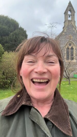 Lorraine Kelly Instagram - HUGE NEWS!! Thank you @bafta for the nomination - huge thank you to my amazing team and former editor and friend @vejk100 and @thetittygritty - good luck to all our fellow nominees who are class acts !!
#joy #happiness #friends #love