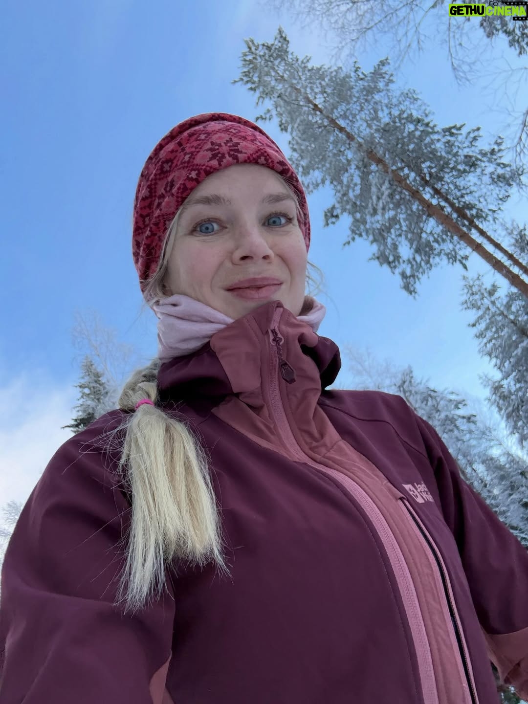 Lotta Hintsa - 1.1K Likes - Finally skiing this winter😍 and what a beautiful winter day it was!❄️

I’ve also established that what my mom doesn’t have at her house, I don’t need. I came here having forgotten my ski boots and had the wrong pair of ski poles. Found my super old pair of boots from my teenage years and borrowed mom’s poles and off I went. Also, after telling her I’d been slipping around on the icy track she told me she has the right products to treat the skis so next time my technique might look a bit prettier too!

Can’t wait for the sore muscles tomorrow 🤪 happy Monday all!😘