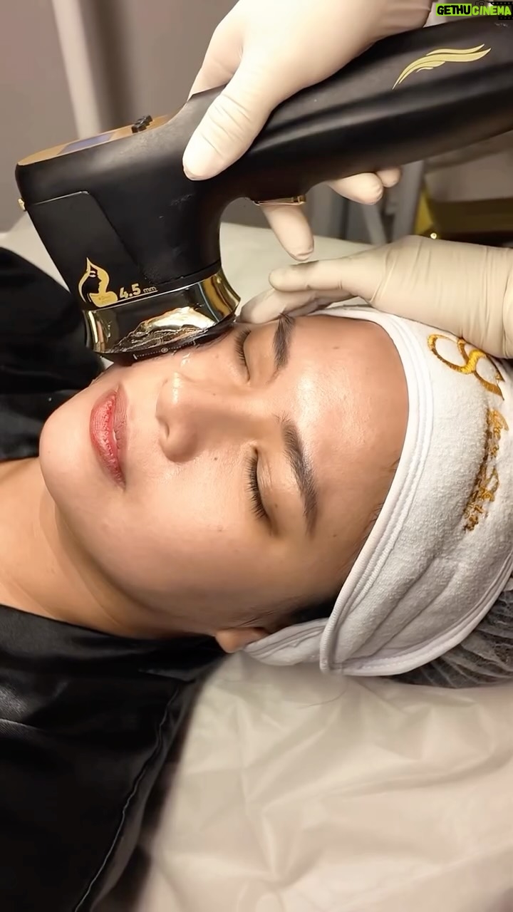 Louise delos Reyes - 250 Likes - Starting to notice less definition on your jawline? This might help. ✨

Our 22D Max HIFU treatment uses advanced ultrasound technology to help support skin tightening, lifting, and facial contouring—all without surgery.

Benefits:
• Helps improve skin firmness
• Supports a more defined jawline
• Stimulates collagen production
• Non-invasive with minimal downtime
• Gradual, natural-looking results

Experience the power of 22D Max HIFU at Genskin Aesthetic.
Send us a message to learn more or book your appointment 📩

Results may vary per individual.

☎️ 09156717163
📩 genskin.aesthetic@gmail.com
📍Elements Hall #27 Scout Rallos Timog Ave. Quezon City

#GenskinAesthetic #22DMaxHIFU #HIFUTreatment #NonSurgicalLift #SkinTightening #JawlineContour #CollagenBoost