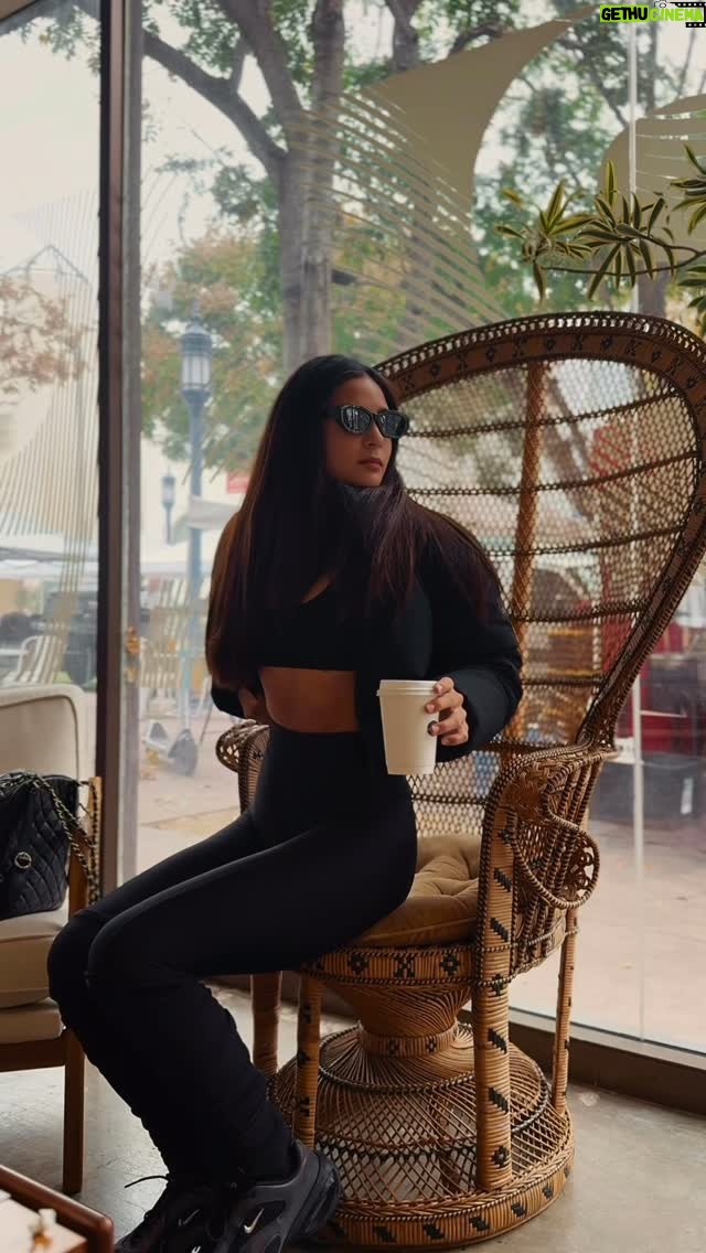Lovi Poe - 31.5K Likes - Coffee run after the actual run 😉 #LoviYourBody