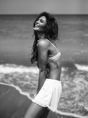 Lovi Poe Instagram - Time traveling back to 2016 me ♥️

Photographed by @markednicdao 

P.S. Let’s shoot again soon? 📸