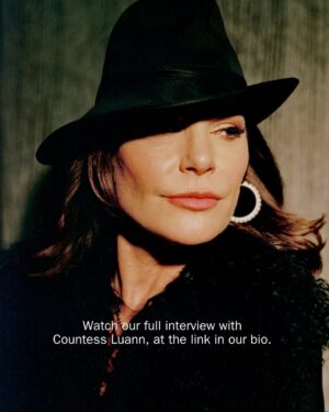 Luann de Lesseps Instagram - From authentic Italian on the Upper East Side to the best French rosƩ in town, Luann reveals where she dines and what makes New York City the "extra housewife" of the show.
Head to the link in our bio for the full video.
š·: @barth_lila