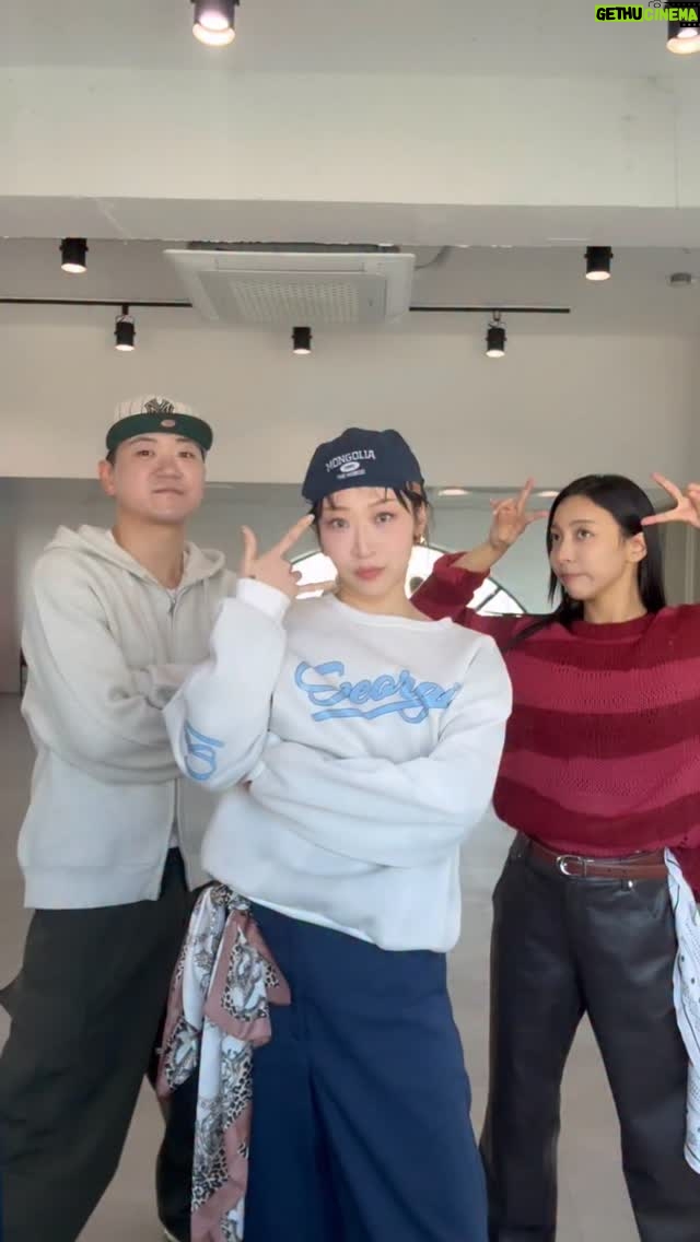 Luna - 2.1K Likes - SAY CHEESE✌️