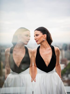 Luz Valdivieso Instagram - Premios Caleuche 

👗 @gioyber
💄 @camilamakeup
💆🏻‍♀️ @carmenrosa_salon
📸 @cristian_toloza_fotografia
💎 @swarovski
📍 @acstgocencocostanera
❤️ @nicodelafoto
👭🏻 @camirosem