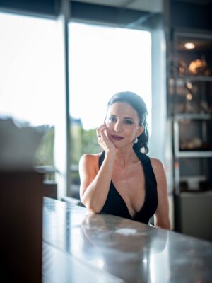 Luz Valdivieso Instagram - Premios Caleuche 

👗 @gioyber
💄 @camilamakeup
💆🏻‍♀️ @carmenrosa_salon
📸 @cristian_toloza_fotografia
💎 @swarovski
📍 @acstgocencocostanera
❤️ @nicodelafoto
👭🏻 @camirosem