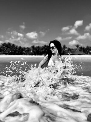 Luz Valdivieso Instagram - De mis días en México 😊
Gozando una playa desierta.. 

📸 @nicodelafoto ❤️