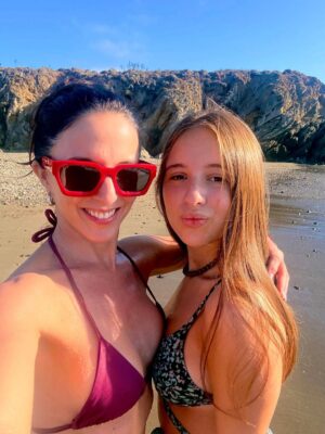 Luz Valdivieso Instagram - Un mix del verano.. solo agradecer 🙌
El privilegio de estar juntos. Mis hijos, mis hermanas, mis sobrinos y mi papá! Disfrutar de días largos, del mar, la lectura, los juegos de mesa y las fogatas! 
De las conversaciones con los adolescentes! De ver cómo crecen! De veranos inolvidables en familia! 
Los ❤️ mucho!!! Que sean muuuchos más!!!
Gracias! Gracias!!Gracias!!! 

#huentelauquén 
#maríadelosrayos
#marcialdelostruenos
#lucíadepanguipulli