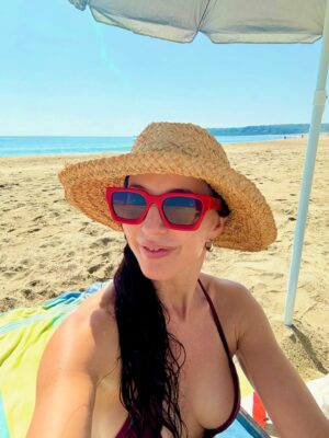 Luz Valdivieso Instagram - Un poco de estos días de fin del 2025!
 🌊🏖️🌅💪🏼
Mar, playa, atardeceres, deporte y amor! Mucho 🥰❤️
Que el 2026 sea tan bueno como este! 🙏Y mejor!! 
Muy feliz año a todos ustedes! 
Y pueden dejar sus mensajitos que los voy a leer!