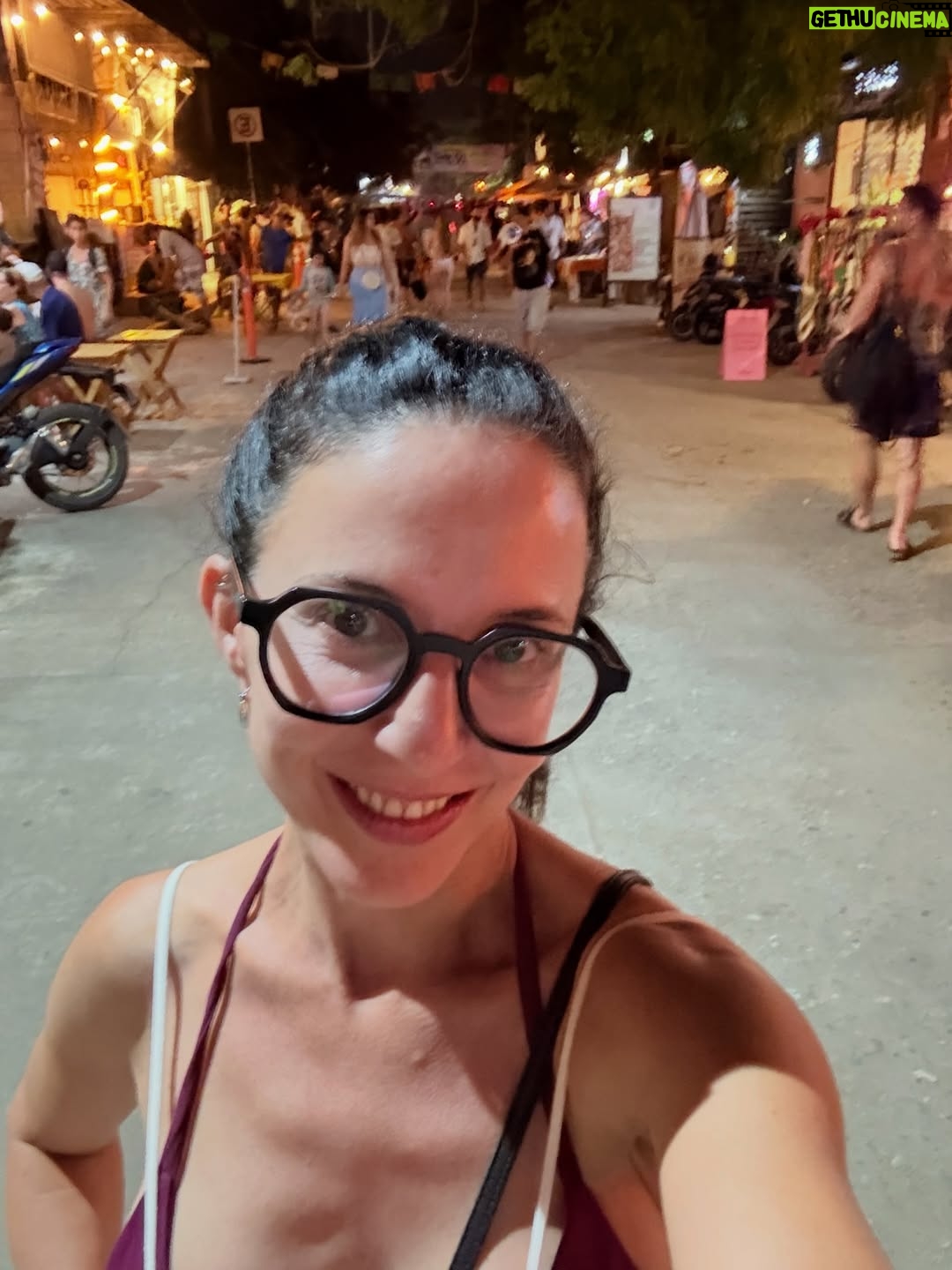 Luz Valdivieso - 17.2K Likes - Un poco de estos días de fin del 2025!
 🌊🏖️🌅💪🏼
Mar, playa, atardeceres, deporte y amor! Mucho 🥰❤️
Que el 2026 sea tan bueno como este! 🙏Y mejor!! 
Muy feliz año a todos ustedes! 
Y pueden dejar sus mensajitos que los voy a leer!