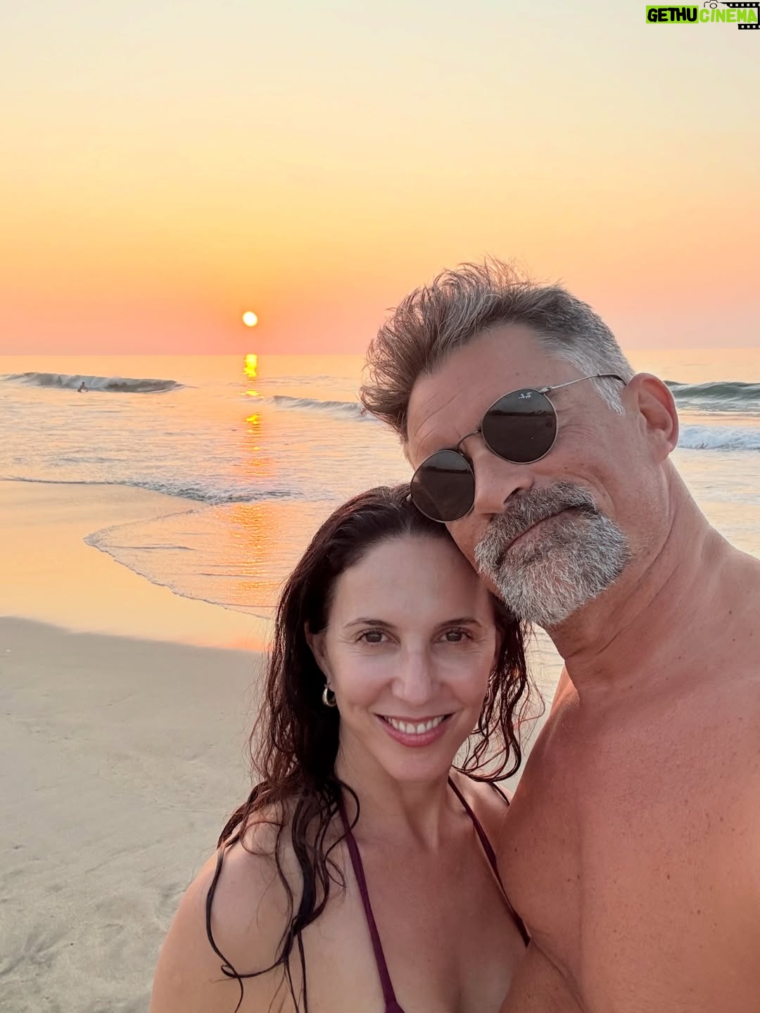 Luz Valdivieso - 17.2K Likes - Un poco de estos días de fin del 2025!
 🌊🏖️🌅💪🏼
Mar, playa, atardeceres, deporte y amor! Mucho 🥰❤️
Que el 2026 sea tan bueno como este! 🙏Y mejor!! 
Muy feliz año a todos ustedes! 
Y pueden dejar sus mensajitos que los voy a leer!