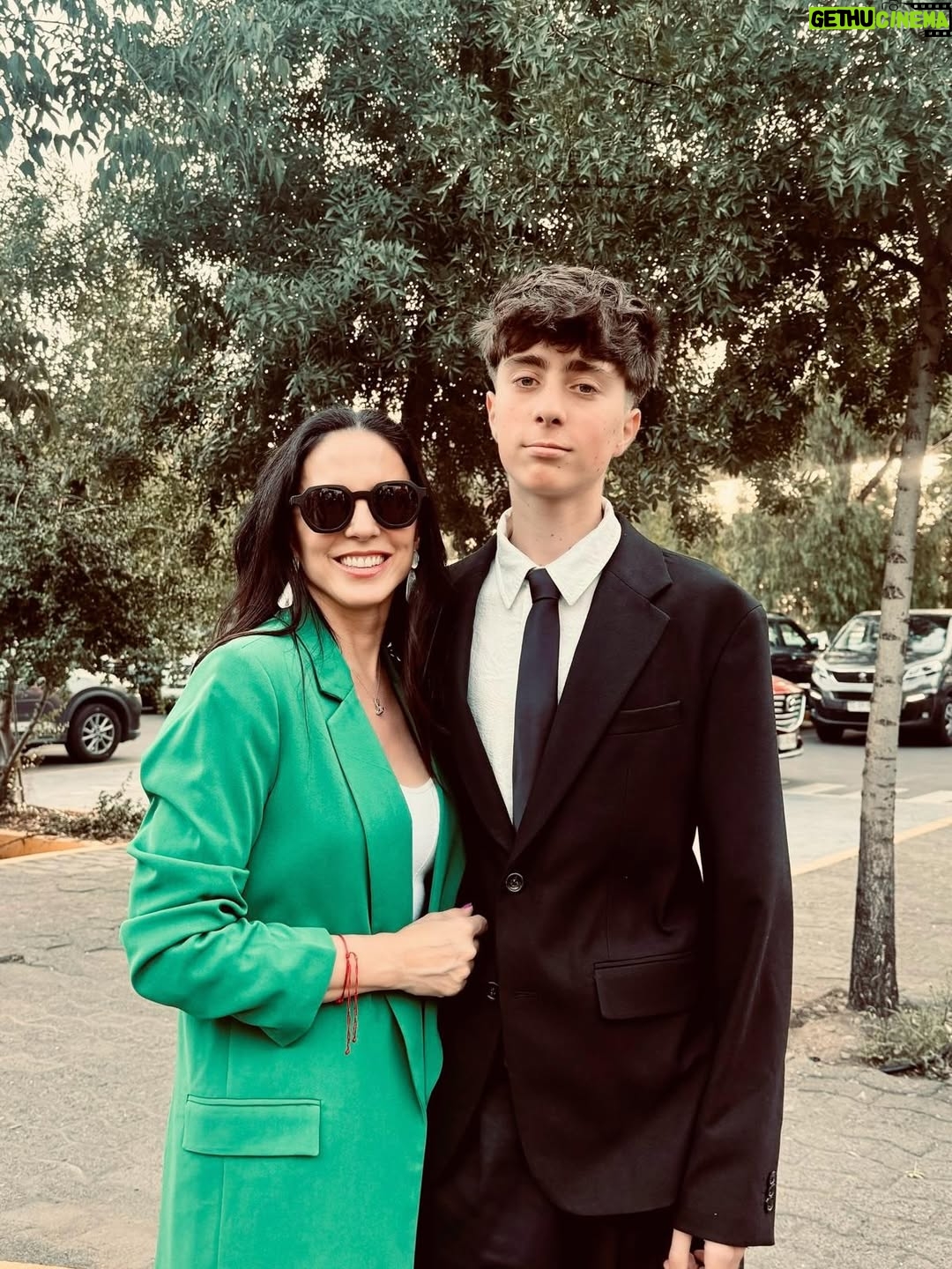 Luz Valdivieso - 21.1K Likes - Graduación de 8vo✅ 😄
Estoy tan orgullosa de ti mi niño grande. No voy a enumerar todas tus cualidades porque te va a dar vergüenza.. te las digo todos los días en persona.. 
pero no puedo dejar de presumirte en esta red social! 
Porque estoy infinitamente orgullosa de ti! Y te ❤️TODO! 
#marcialdelostruenos