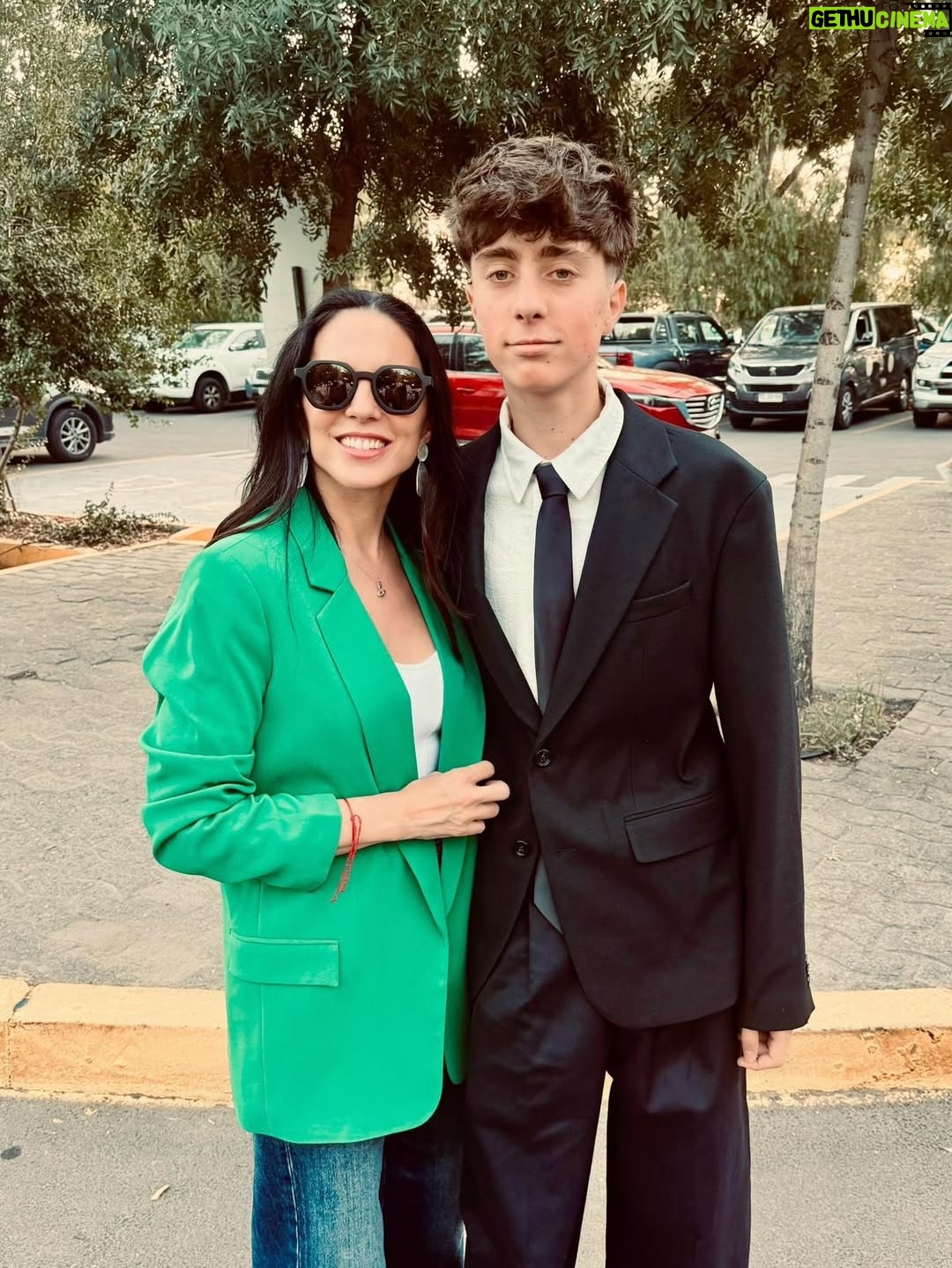 Luz Valdivieso - 21.1K Likes - Graduación de 8vo✅ 😄
Estoy tan orgullosa de ti mi niño grande. No voy a enumerar todas tus cualidades porque te va a dar vergüenza.. te las digo todos los días en persona.. 
pero no puedo dejar de presumirte en esta red social! 
Porque estoy infinitamente orgullosa de ti! Y te ❤️TODO! 
#marcialdelostruenos