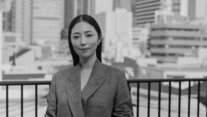 MEGUMI Instagram - ◤ プロデューサー MEGUMI
Netflixと独占契約 ◢
Netflixは複数年に渡り、プロデューサーのMEGUMI(めぐみ)と、新作のアンスクリプテッド("筋書きのない物語")作品を複数制作し、独占配信を行うことを決定!
今現在プロデューサーMEGUMIさんによるNetflixのアンスクリプテッド作品は、複数本並行して企画進行中。
どうぞ、ご期待ください!
◆MEGUMIコメント
この度、Netflixさんから信じられないようなお話をいただき、身が引き締まる思いです。「ラヴ上等」を制作する中で、登場してくれた皆の本音や衝動、そして生の瞬間に触れ、それこそが人の美しさなのだと強く感じました。そして、それが視聴者のみなさまの心を突き動かす、大きな力の一つであることも実感しました。正解が無い時代だからこそ、リアルな感情や揺れ動く心の動きを丁寧にすくい上げ、その尊さを映し出していきたいと思っています。これからも、アンスクリプテッド作品を通して、より多くの方々にその瞬間を届けられるよう、精一杯取り組んでまいります。