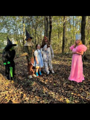 Maci Bookout Instagram - “Being scared doesn’t mean you lose. Even the bravest people get scared.” - Wizard of Oz

#happyhalloween #wizardofoz #theresnoplacelikehome