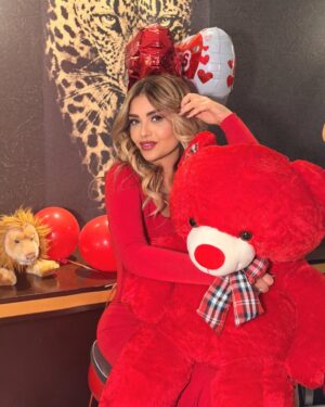 Madeleine Matar Instagram - Love is in the air…😉
Happy valentine’s day ❤️❤️

#madeleinematar #مادلين_مطر #valentines #love