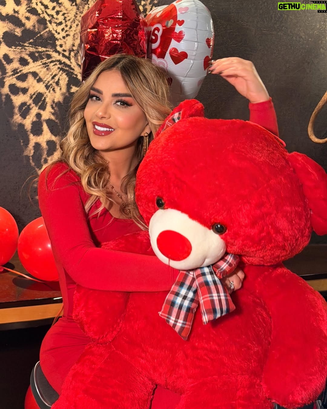 Madeleine Matar - 2.3K Likes - Love is in the air…😉
Happy valentine’s day ❤️❤️

#madeleinematar #مادلين_مطر #valentines #love