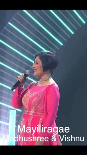Madhushree Instagram - When I was recording this song , never thought it will be a huge hit . #mayilirage  #anbeaaruyirae #surya #tamil #arrahman #nareshiyer #music #song #singer #singing #lyrics #film #artist #insta #facebook #vishnu, performing in #Singapore with talented #vishnu
