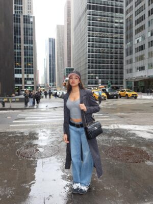 Madison Bailey Instagram - i learned a lot about myself this year.
my heart, my habits, and everything in between. i’m thankful for the blessings in disguise and the blessings so clear you couldn’t miss em. thank you to the new and the old friends who made this year feel incredibly special. cheers to another 365 🥳 💗