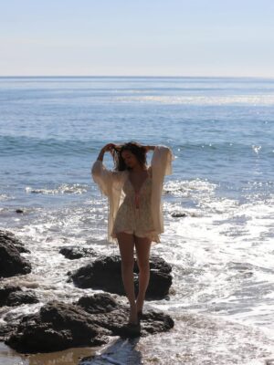 Madison Bailey Instagram - i learned a lot about myself this year.
my heart, my habits, and everything in between. i’m thankful for the blessings in disguise and the blessings so clear you couldn’t miss em. thank you to the new and the old friends who made this year feel incredibly special. cheers to another 365 🥳 💗