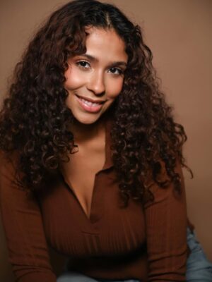 Madison Reyes Instagram - I needed this little headshot photo shoot to remind me of what a baddie I am 😛🤭 

Photos : @delicatedepictions_bychristina